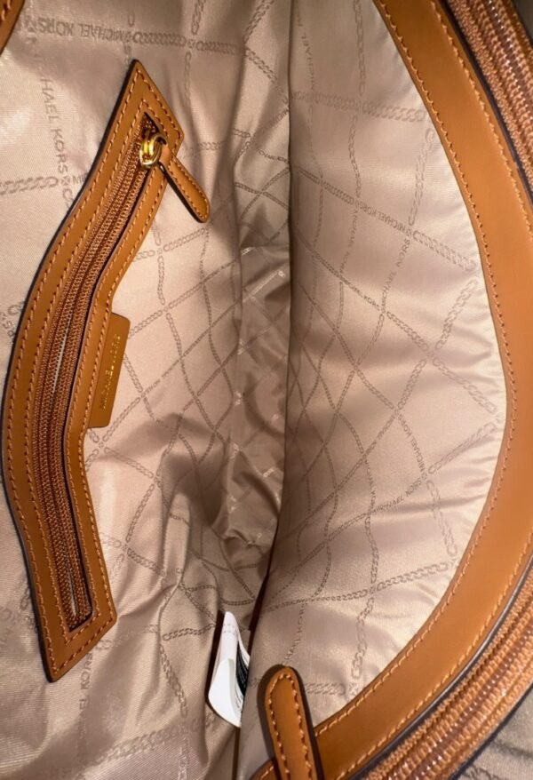 MICHAEL KORS - VOYAGER BAG - Image 8